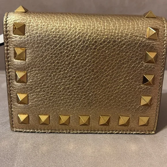 NWT Valentino gold metallic Rockstud Grainy Calfskin flap French wallet - Picture 3 of 11